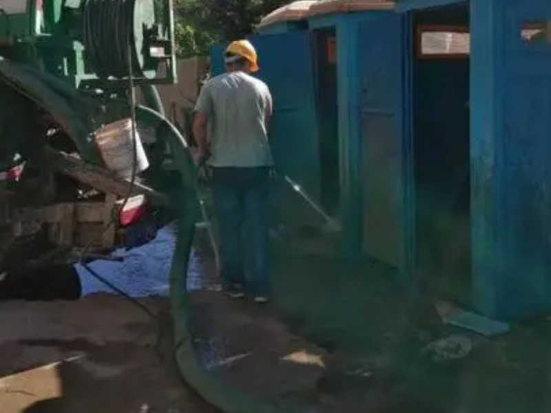 青岛市南区疏通下水投马桶，清理化粪池